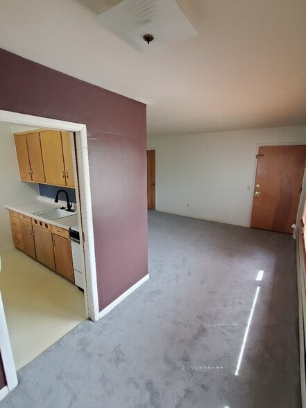 Building Photo - 1301 Jewel Ct