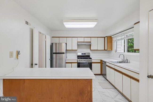 Building Photo - 10739 Mist Haven Terrace