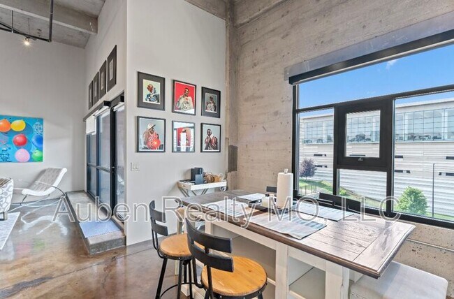 Building Photo - 360 W Pershing Rd