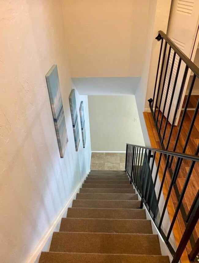 Building Photo - 3334 Ottawa Cir