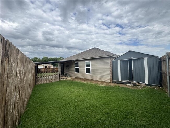 Building Photo - 1795 Bliss Cir
