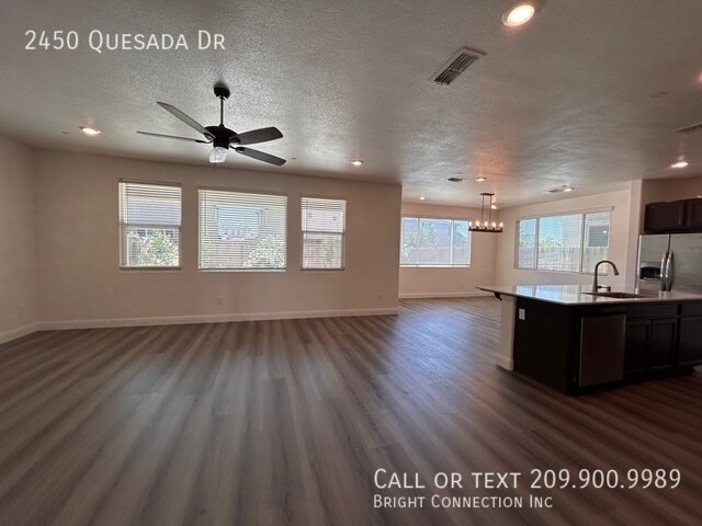 Building Photo - 2450 Quesada Dr