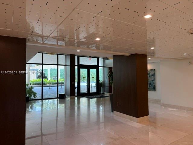 Building Photo - 540 Brickell Key Dr