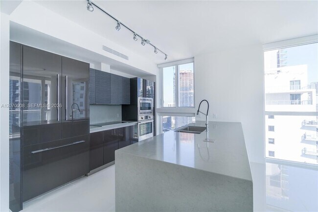 Building Photo - 1080 Brickell Ave