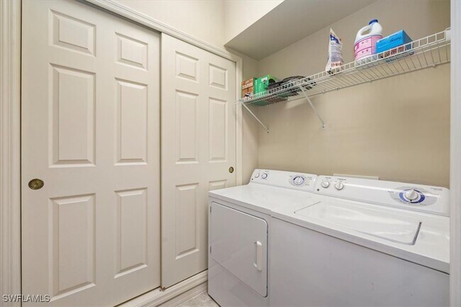 Building Photo - 11031 Corsia Trieste Way