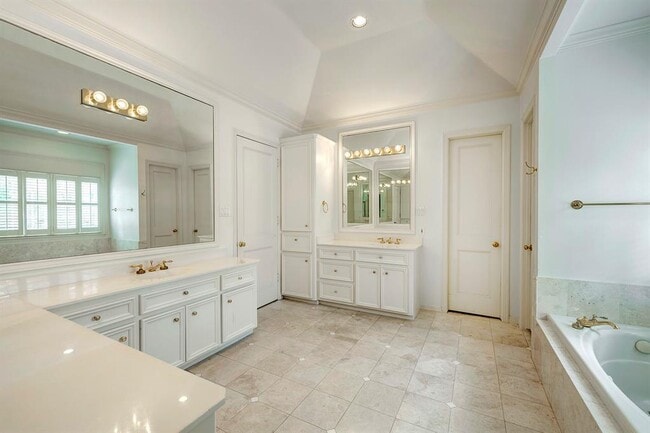 Building Photo - 57 Briar Hollow Ln