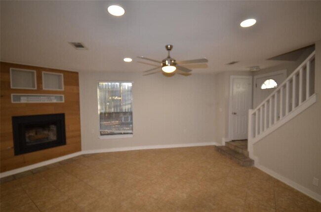 Building Photo - 7801 Parliament Pl