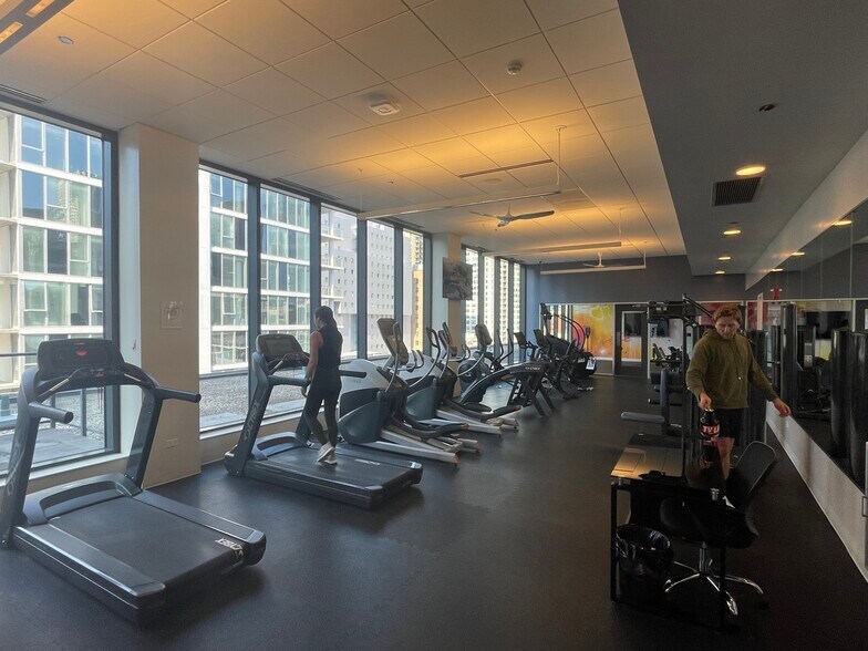 Building Photo - 680 N Lake Shore Dr