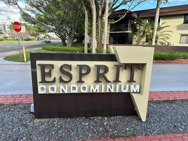 Building Photo - 9702 SW 138th Ave