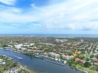 Building Photo - 911 Oak Harbour Dr