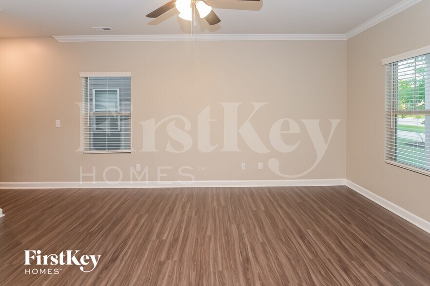 Building Photo - 11939 Hambright Rd