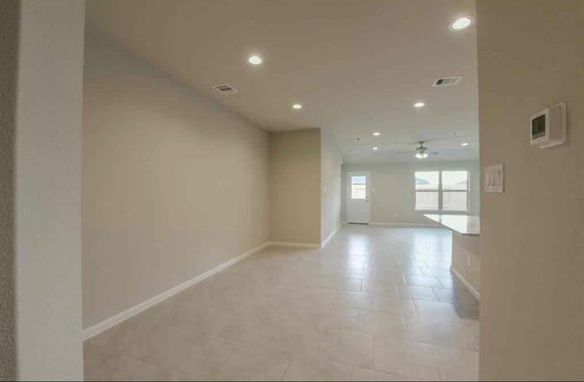 Building Photo - 2730 Bergen Bay Ln