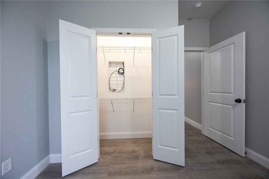 Building Photo - 6899 Post Rd