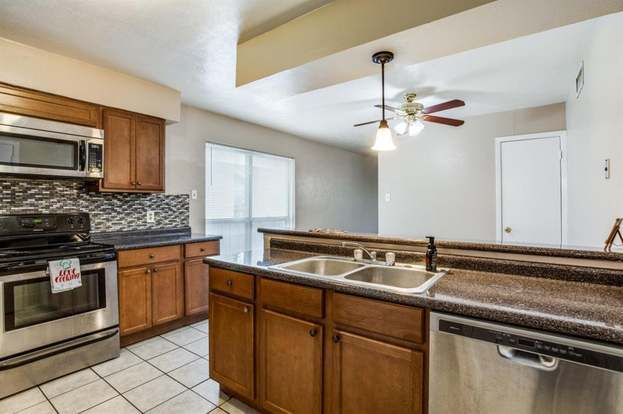 Building Photo - 1201 Oakbluff Dr