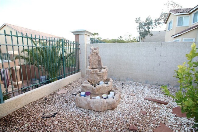 Building Photo - 1520 Vía Cassia