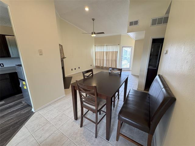 Building Photo - 2736 Silver Creek Dr