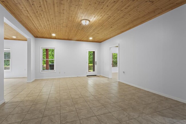 Building Photo - 12762 Waterside Dr