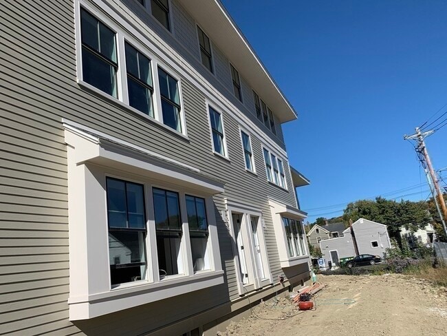 Building Photo - 1 Broadway Ave