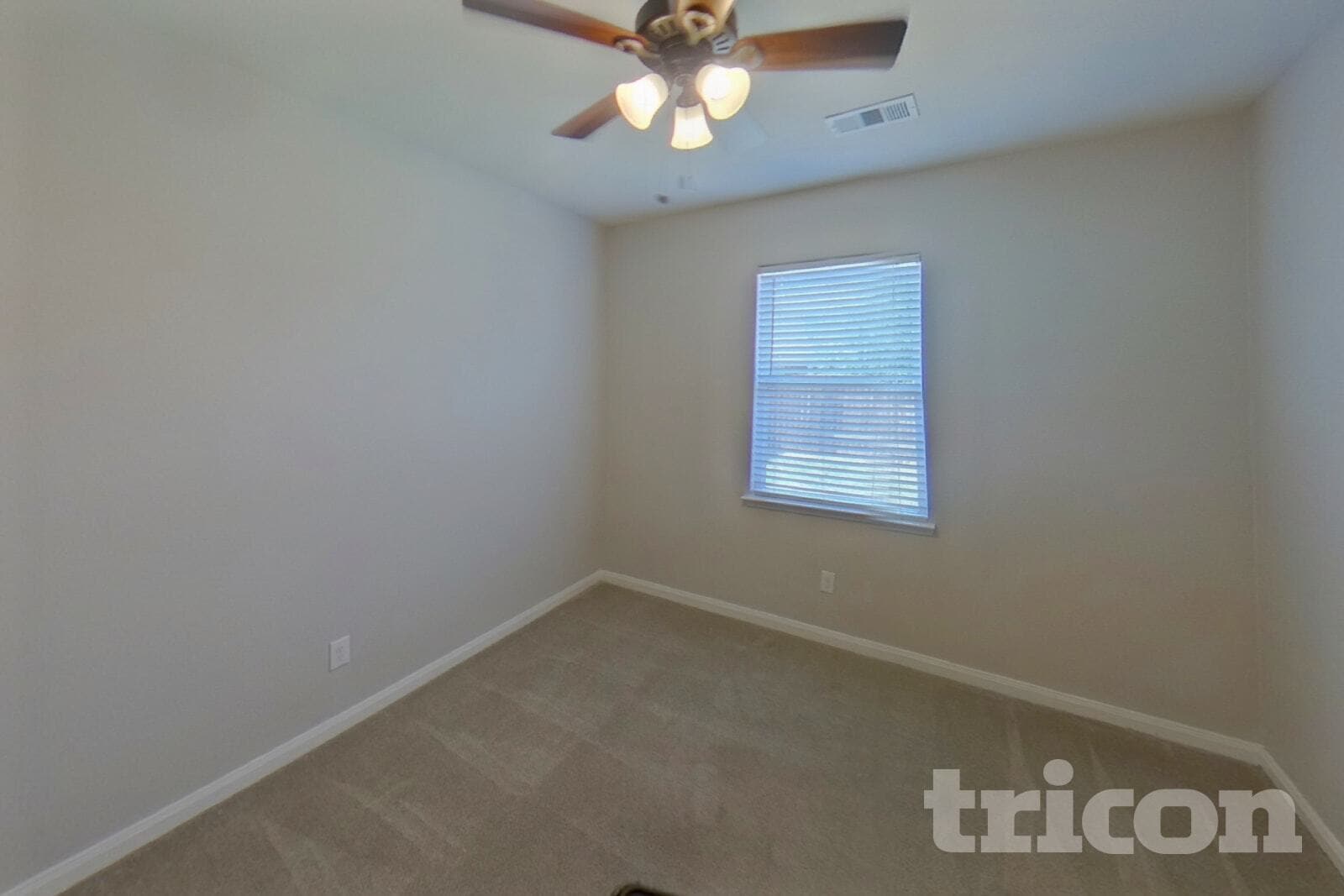 Building Photo - 2312 Redbud Dr