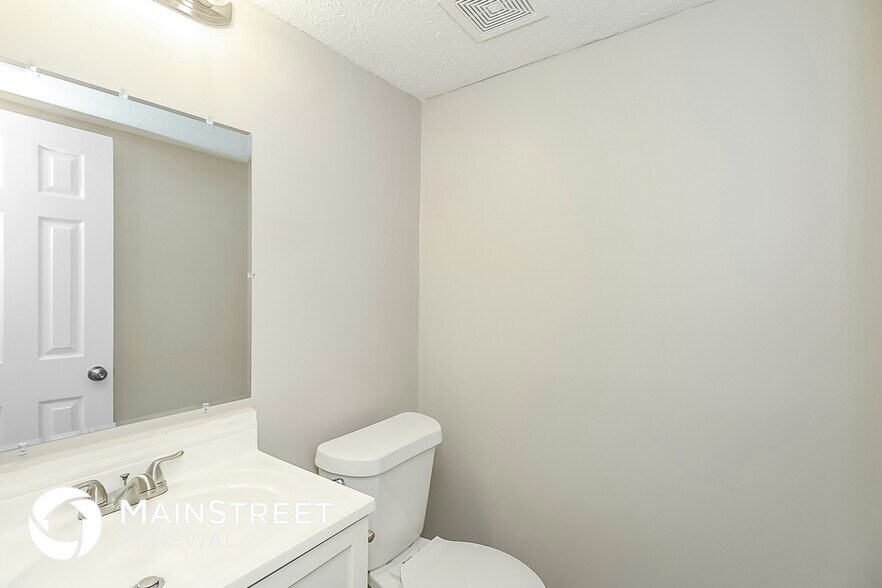 Building Photo - 10972 Clearwater Dr