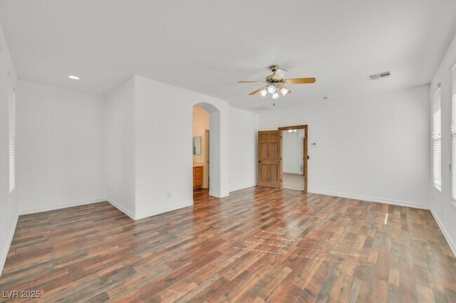 Building Photo - 7221 Sandy Plains Ave