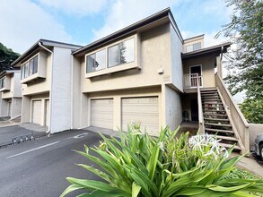 Building Photo - Recently Refreshed Kaneohe Townhouse
