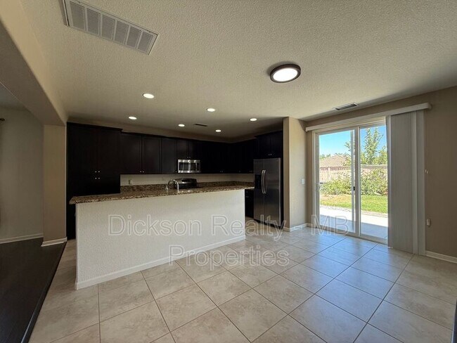 Building Photo - 10760 Ridgebrook Dr