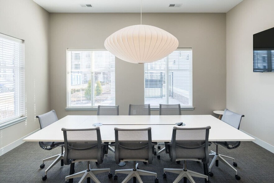 Building Photo - 5825 Sunset Wy