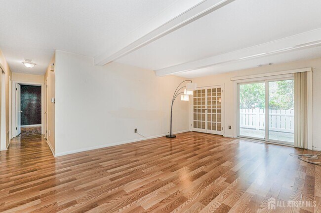 Building Photo - 33 Foxtail Ln