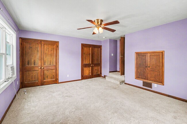Building Photo - For Rent – 4 Bed 2 Bath Home