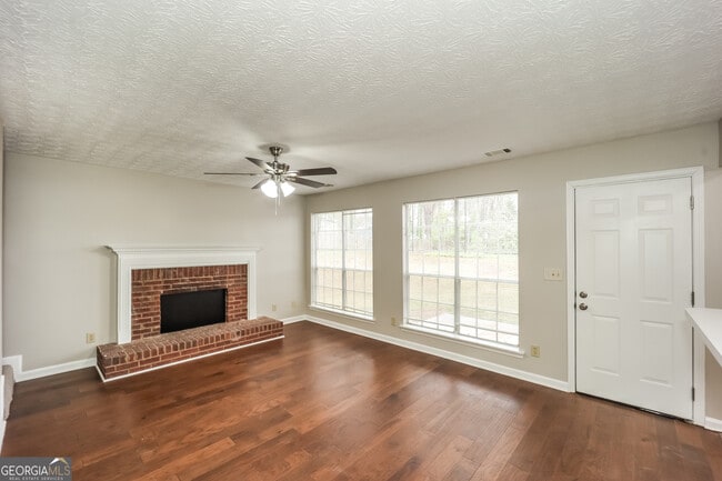 Building Photo - 8432 Cedar Creek Ridge