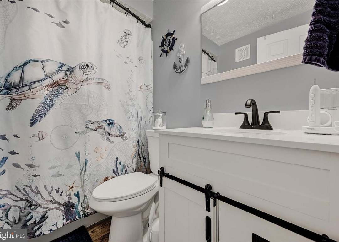 Building Photo - 300 Long Cove Ln