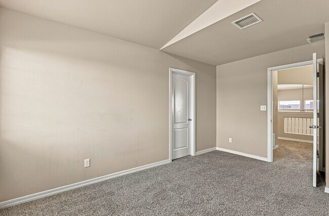Building Photo - 14384 Alma Point