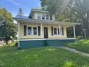 Building Photo - 1 Bedroom 1 Bath Apartment in Greeneville, TN