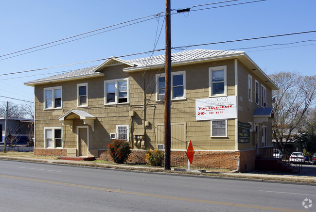 Building Photo - 402 W Mulberry Ave