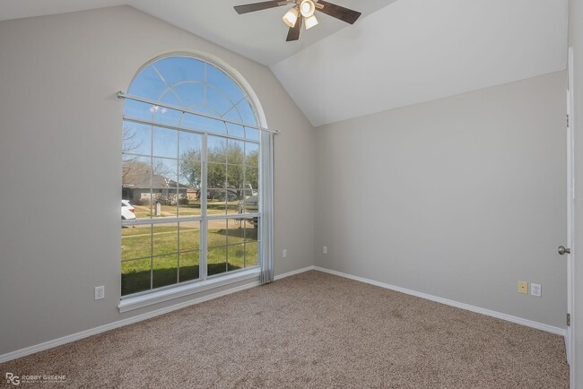 Building Photo - Beautiful South Bossier Southgate Estates ...