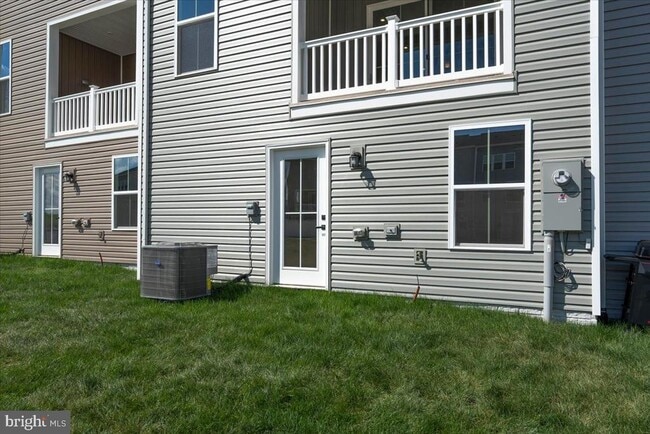 Building Photo - 9287 Tanfield Dr