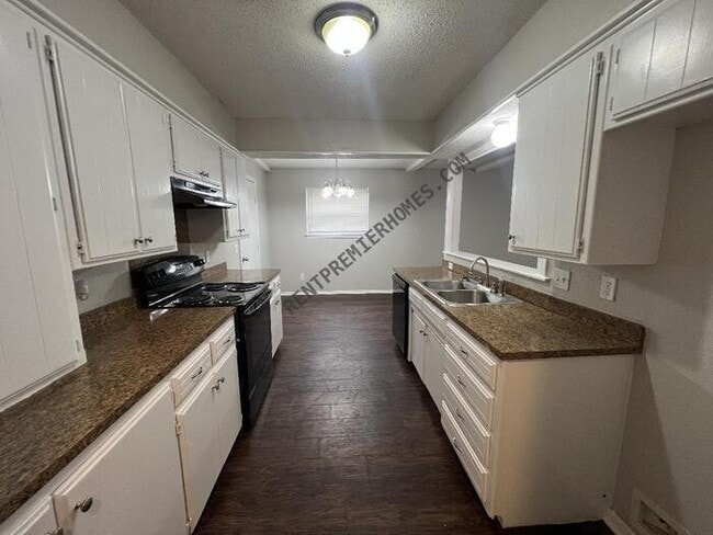 Building Photo - 4909 Cinderella Dr