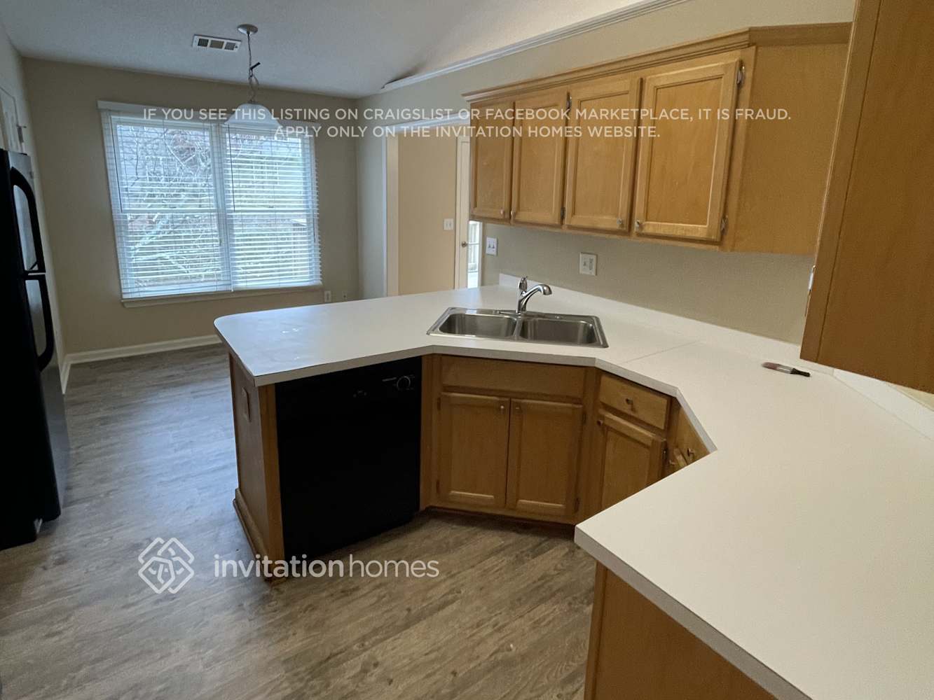 Building Photo - 560 Heathgate Dr SW