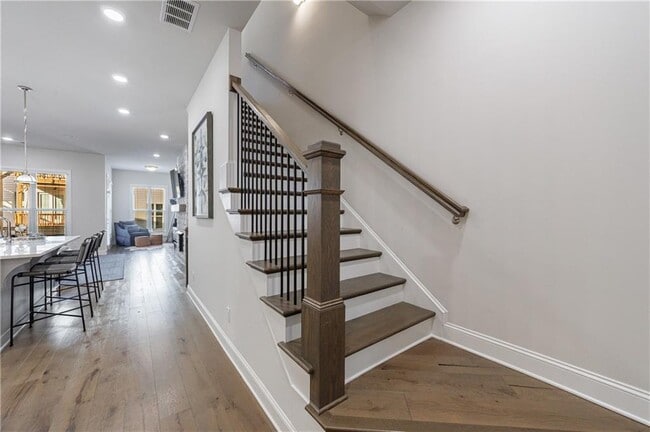 Building Photo - 4337 Parkside Pl