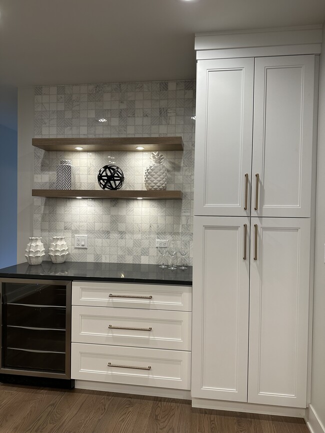 Building Photo - 1437 S Prairie Ave