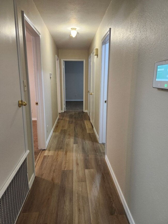 Building Photo - 1810 W 3rd Ct