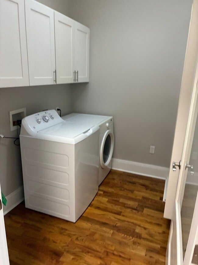 Building Photo - 117-119bottinelli