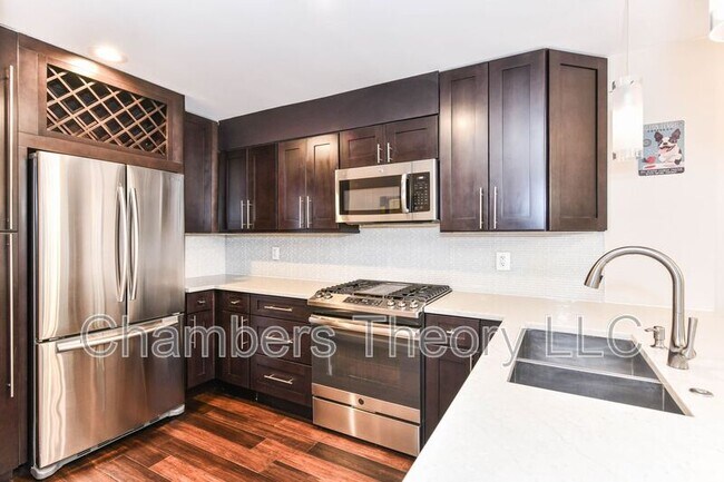 Building Photo - 11475 Washington Plaza W