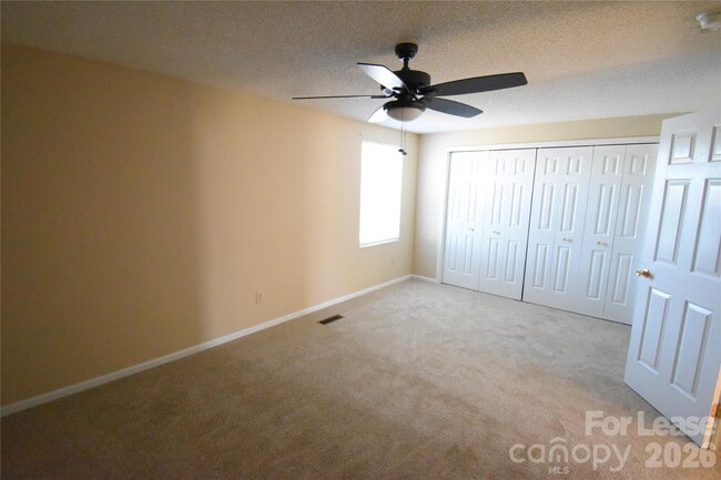 Building Photo - 108 Water Oak Dr