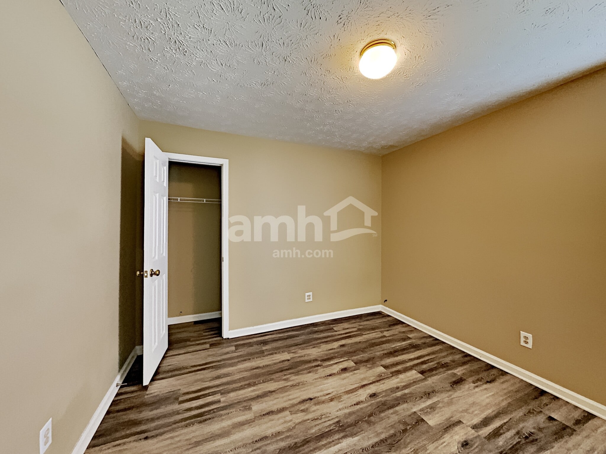 Building Photo - 1454 Chamirey Dr SW