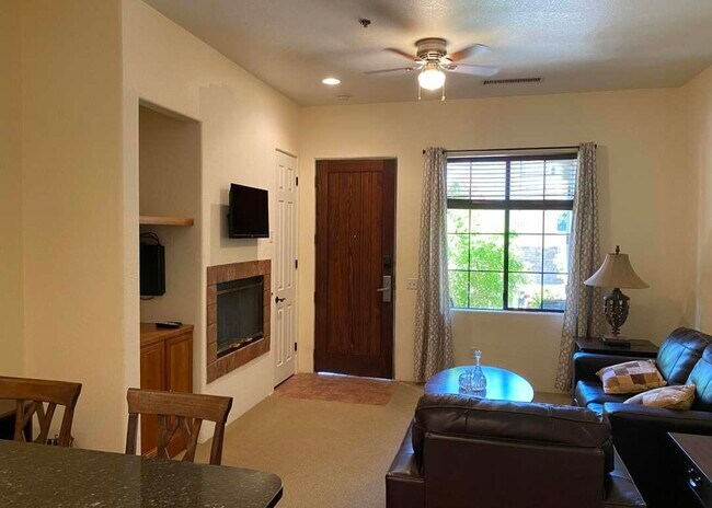 Building Photo - 50690 Santa Rosa Plz