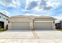 Building Photo - 609 Blackland dr