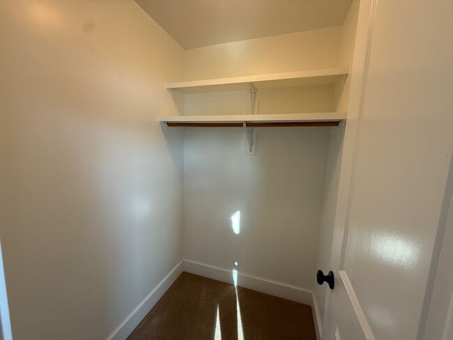 Building Photo - 25 Baldy Ct