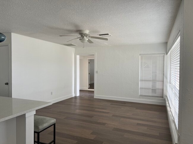 Building Photo - 1934 Wallace Ave